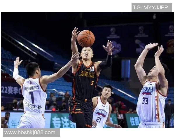 南京同曦对阵深圳篮球比赛直播全程回顾与精彩瞬间分析